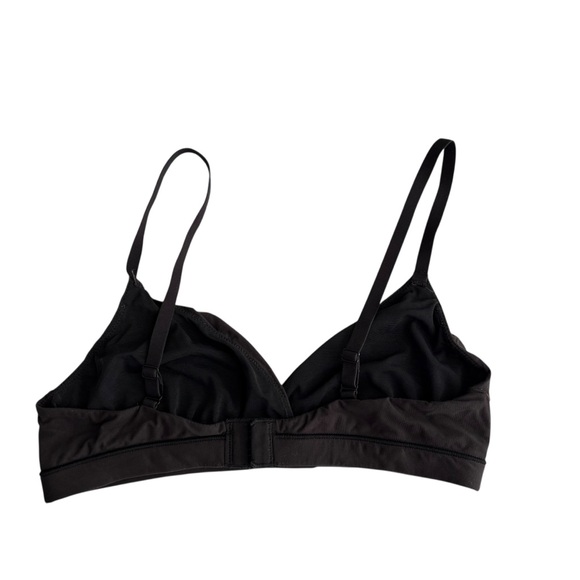 SKIMS Fits Everybody Crossover Bralette in onyx Black - Picture 8 of 9